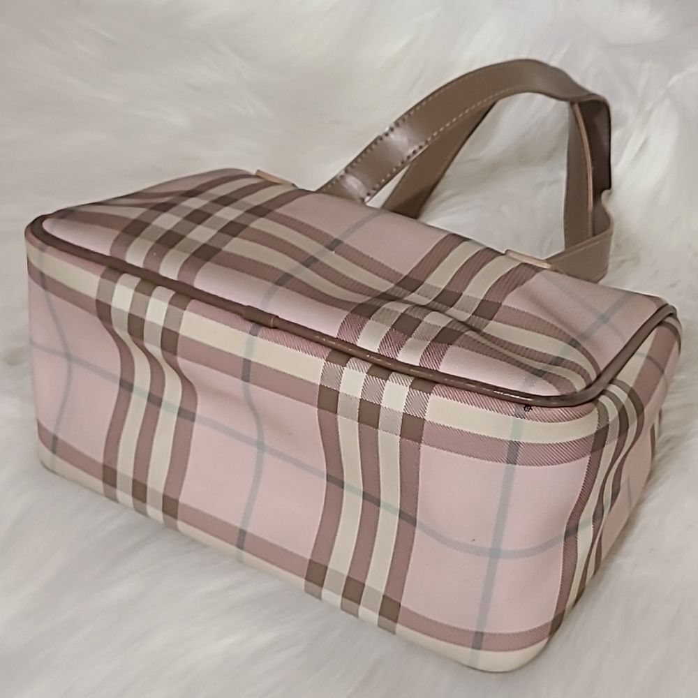 💯 Authentic Burberry Handbag 🍀 - Picture 9 of 12
